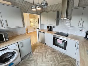 Kitchen- click for photo gallery